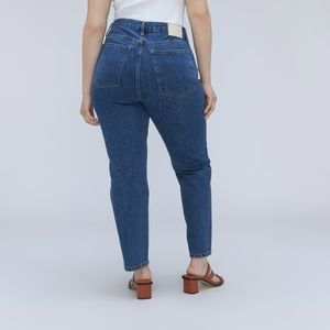 Curvy 90s Cheeky Straight Jean